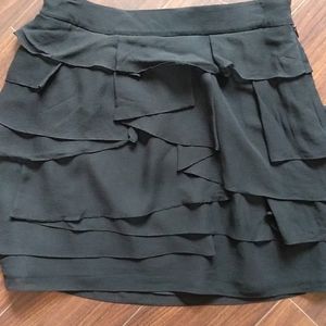 Club Monaco Black Ruffle Skirt 100 % Silk Size 4